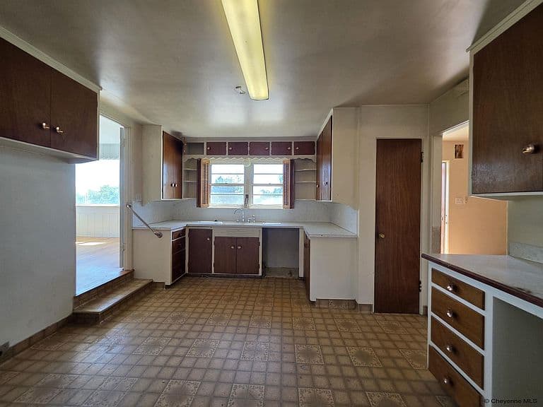 1626 Crook Ave photo 4
