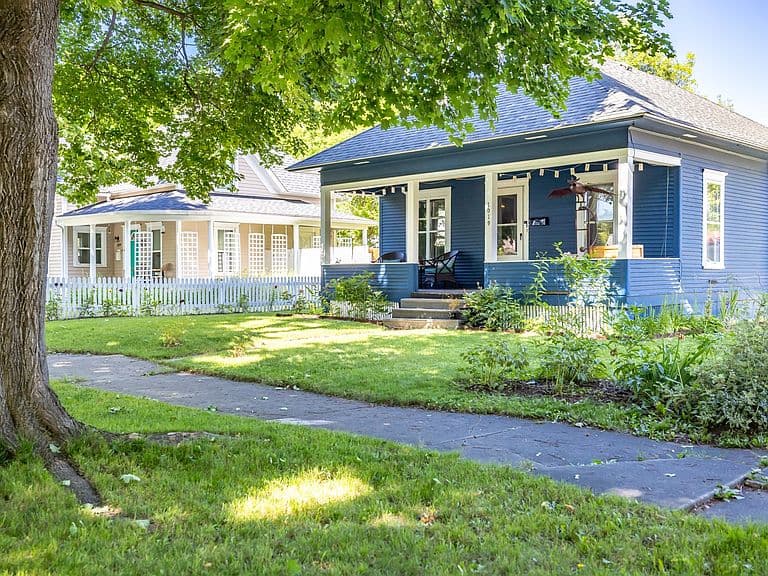 1019 2nd Ave W photo 3
