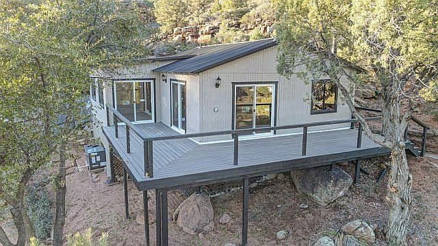 234 W Kings Dr photo 2