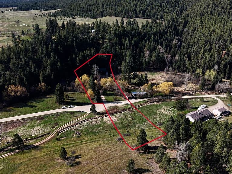 499 Bunkhouse Rd photo 2