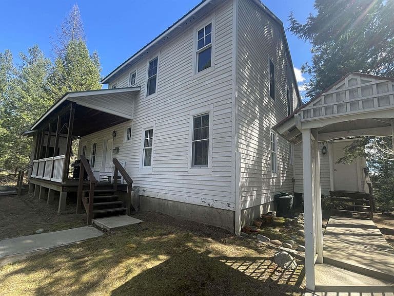 631 Wolverine Rd photo 3