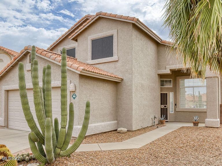 8816 N Old Well Pl photo 4