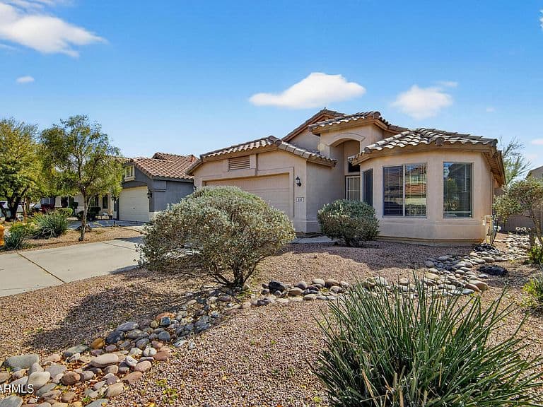 515 W Love Rd photo 1