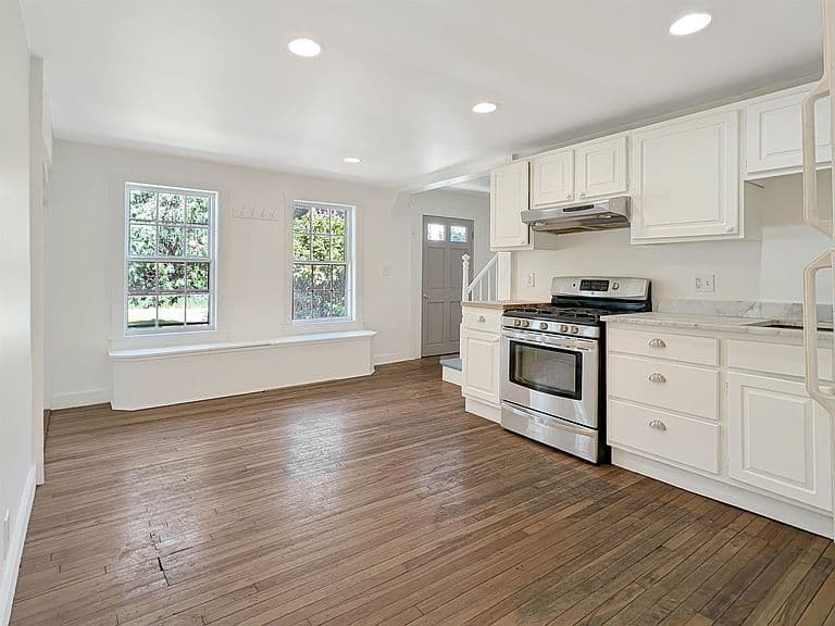 412 Western Avenue photo 4