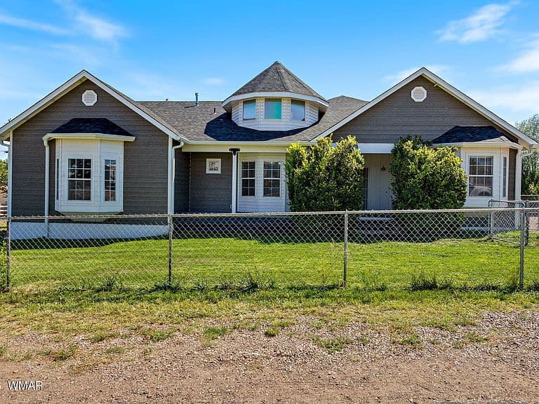 927 W Siesta Dr photo 1