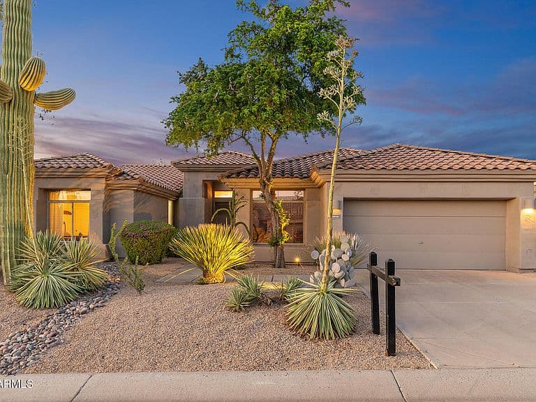9046 E CALLE DE VALLE Drive photo 1