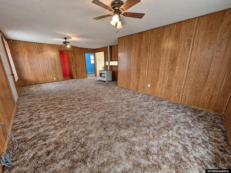 108 Lacy St photo 4