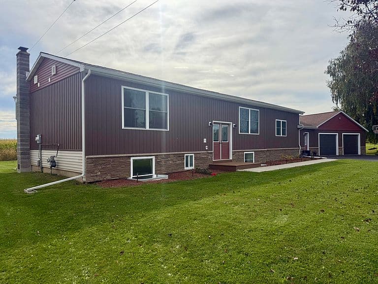 23 Columbus Dr photo 2