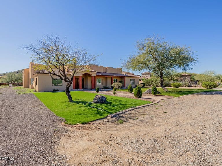 1815 W Maddock Rd photo 3