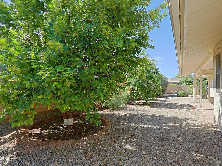 715 W STERLING Place photo 5