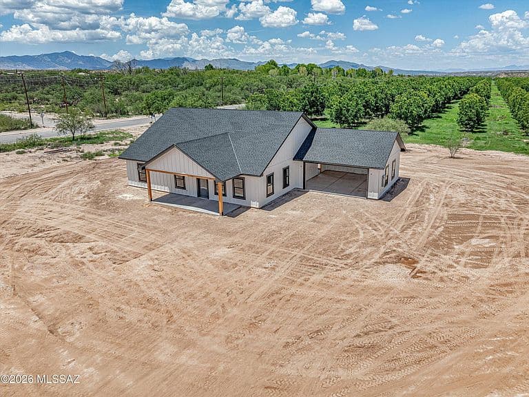 1261 N Ocotillo Rd photo 3