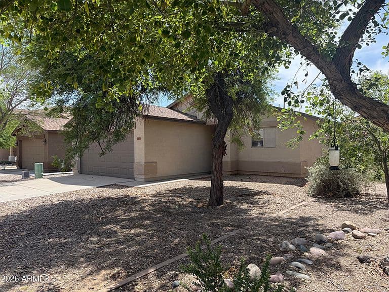 1033 E COWBOY COVE Trail photo 2
