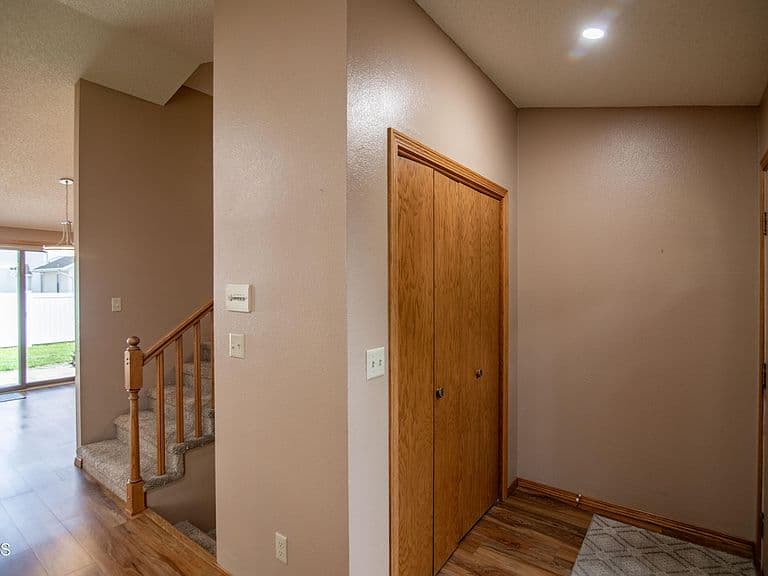 431 W Wachter Ave photo 4