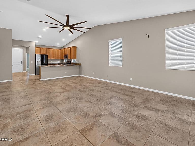 36877 N YELLOWSTONE Drive photo 4