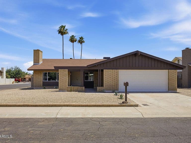 4605 W ECHO Lane photo 2