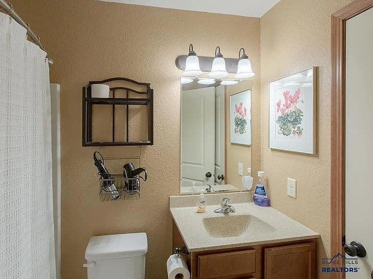 108 Maxwell Dr photo 5