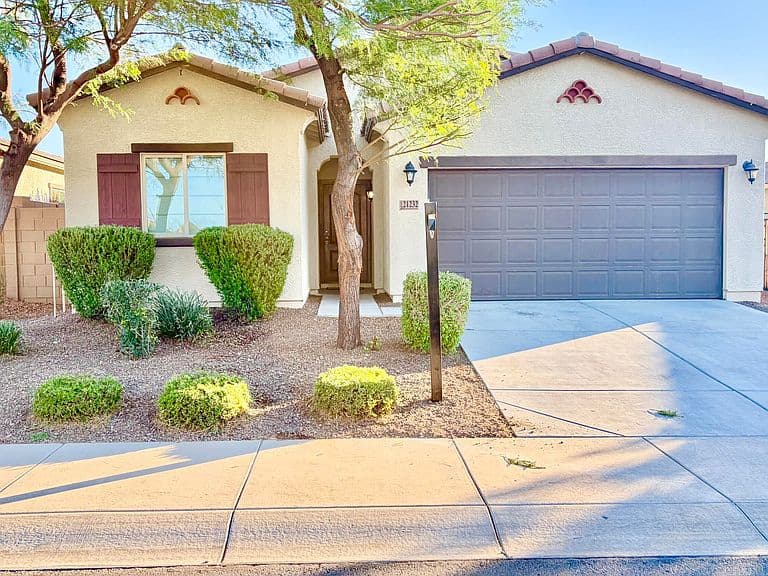 21232 W PALM Lane photo 2