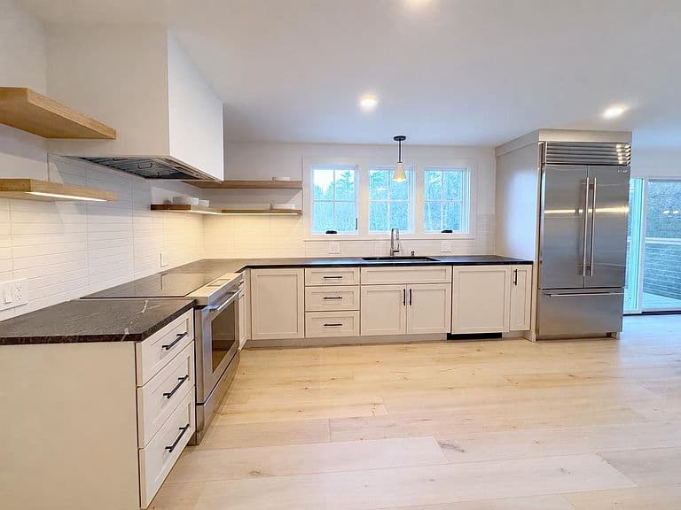 326 West Road photo 1