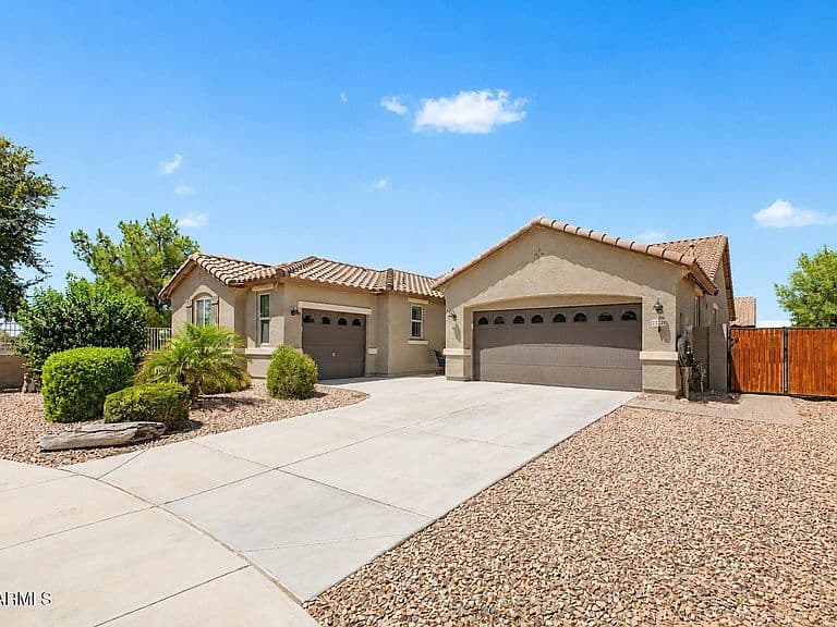 22220 E DESERT HILLS Court photo 4