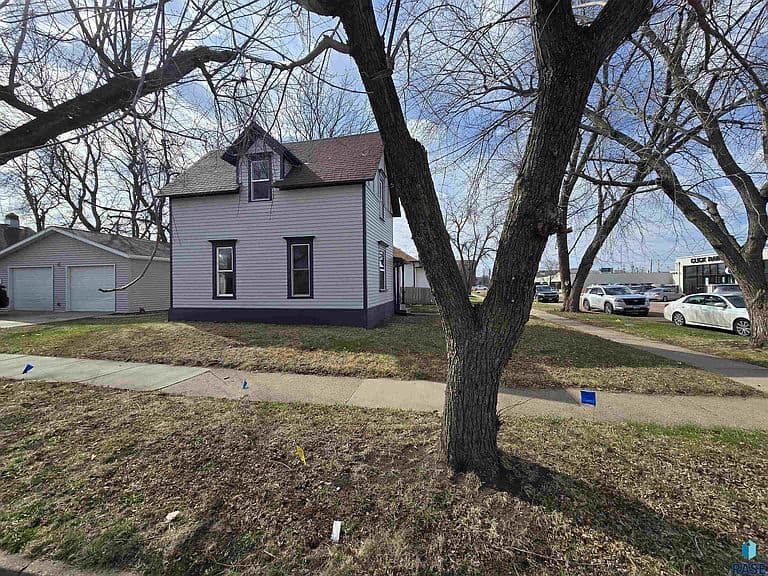 232 N Nesmith Ave photo 3