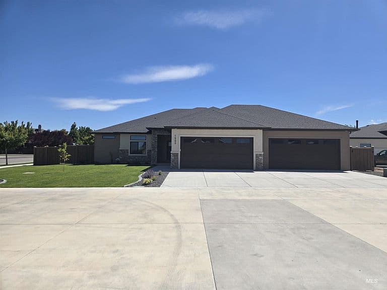 1509 Mountain View Dr photo 1