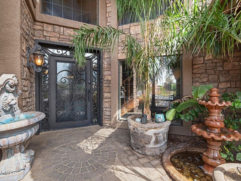 6960 W VOLTAIRE Avenue photo 5