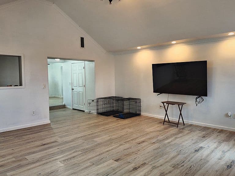 8256 N Porter Ave photo 4