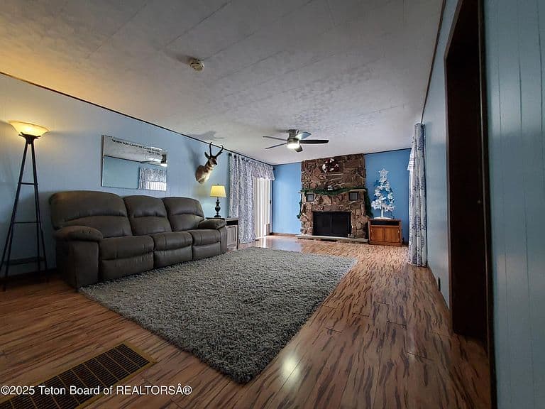 263 S Oak St photo 5