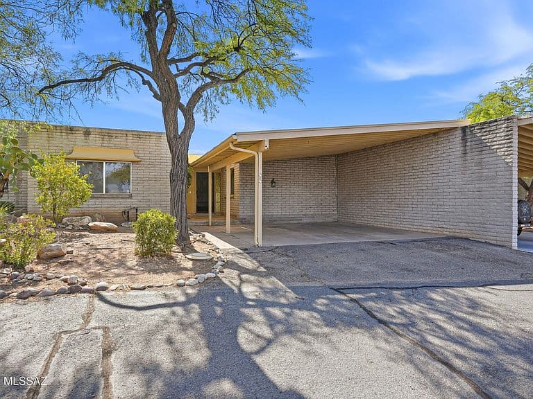 65 E Mediterranean Dr photo 3