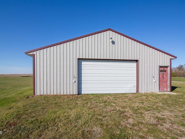 493 Nicollet Ave photo 4