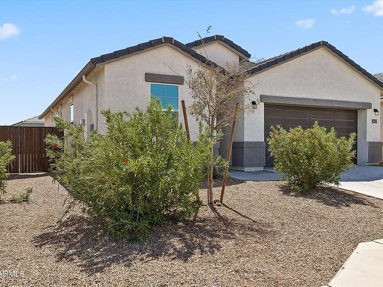 24421 W HACIENDA Avenue photo 1