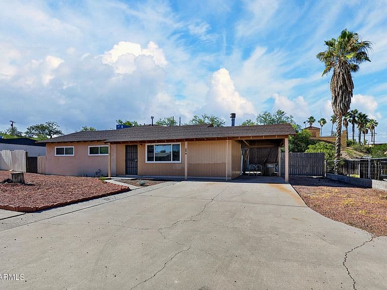 500 N OXBOW Drive photo 2