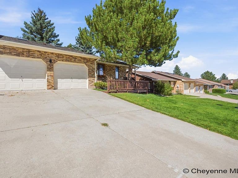 5324 Akes Dr photo 2