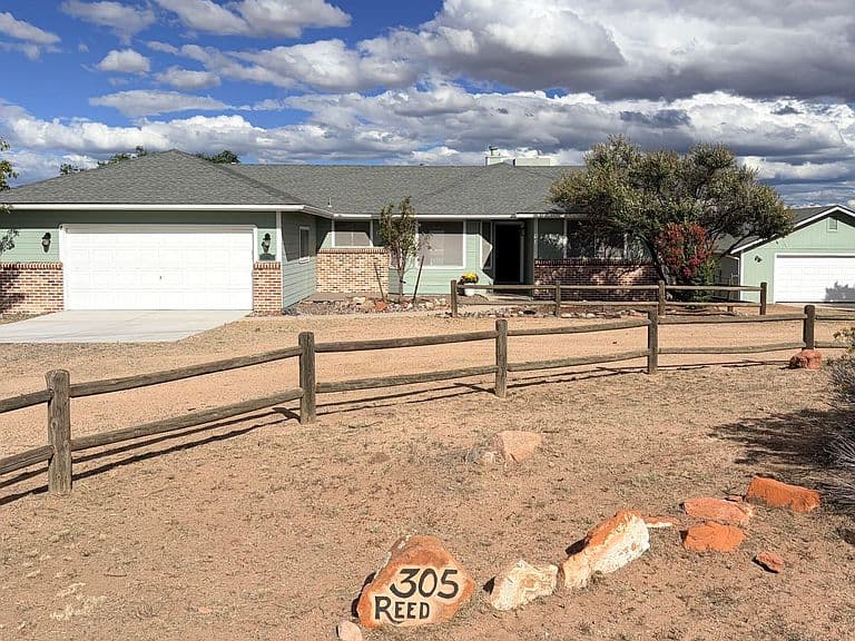 305 S REED Road photo 1