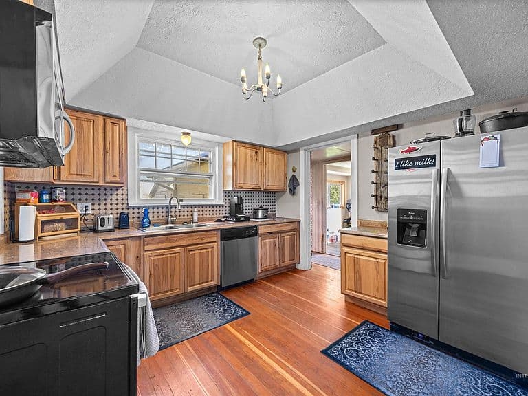 4574 Bennett Rd photo 4