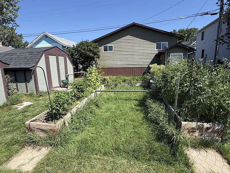 1005 Woodbury St photo 5
