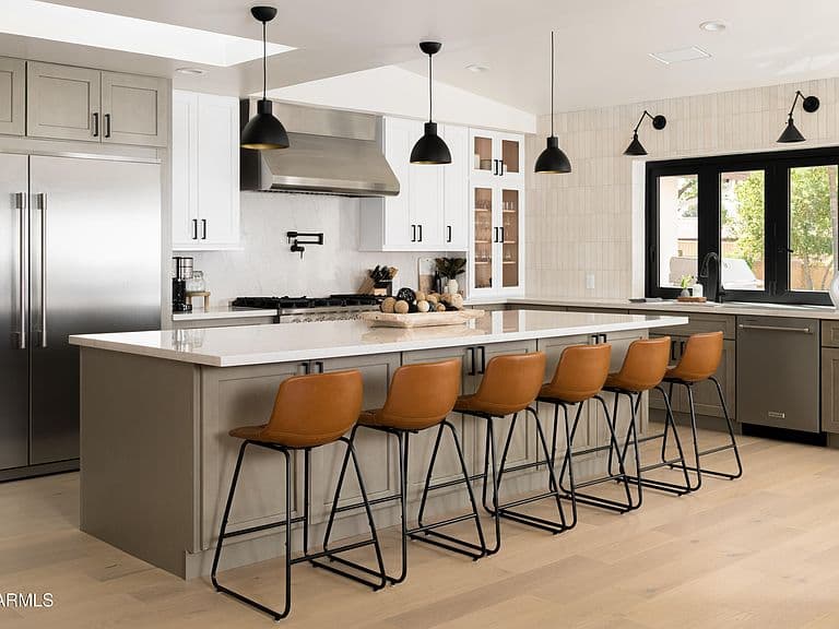 9833 E Desert Cove Ave photo 3