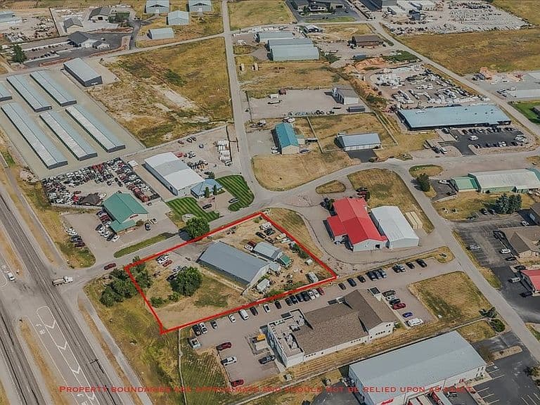 110 Industrial Ct photo 3