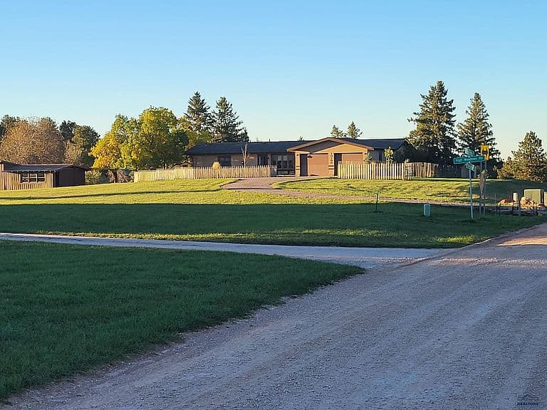10705 N High Meadows Dr photo 1