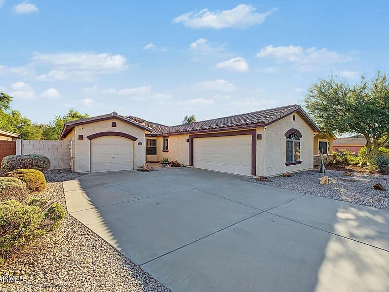 2521 W DARREL Road photo 2