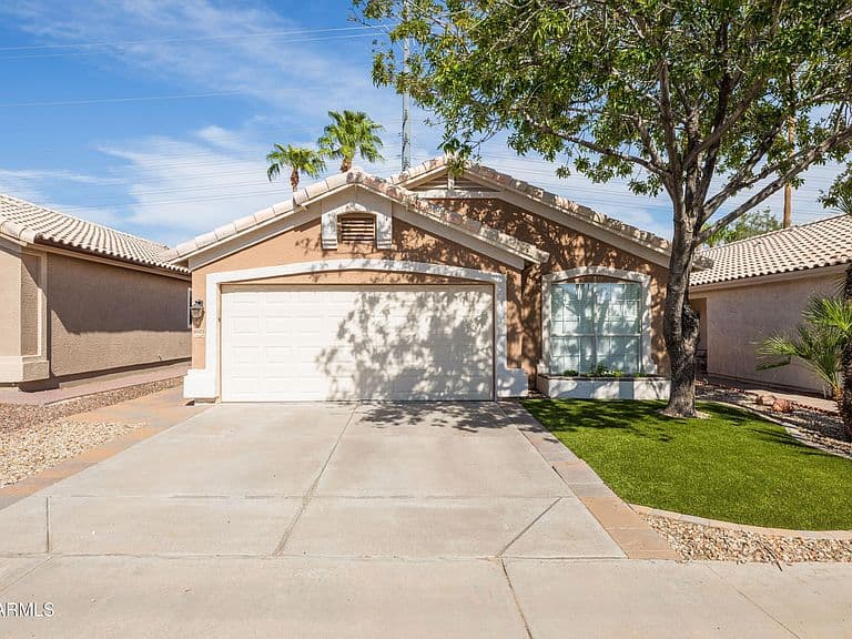 16023 S 40th Way photo 1