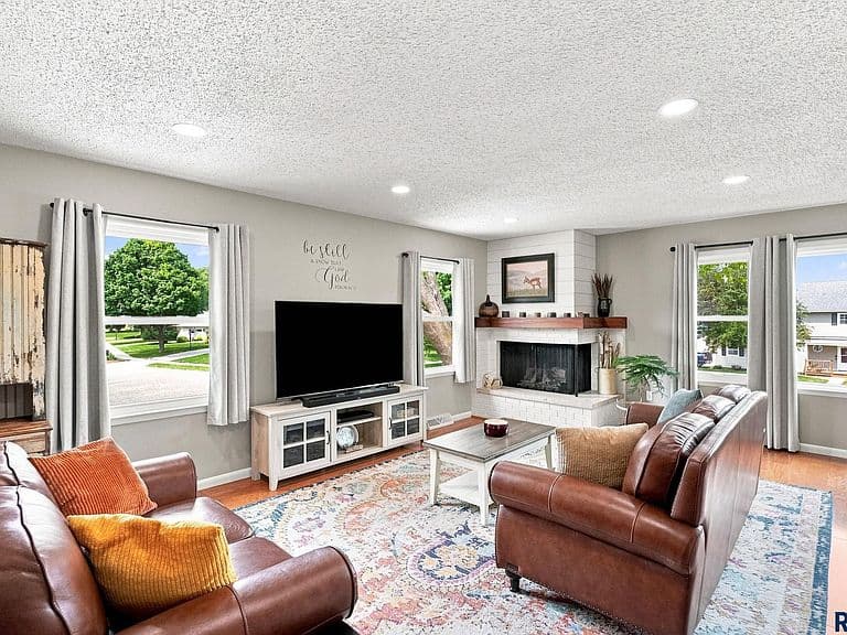 4200 S Glenview Rd photo 4