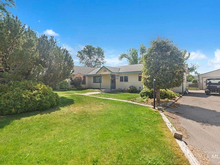 35 Sun Meadows Rd E photo 3