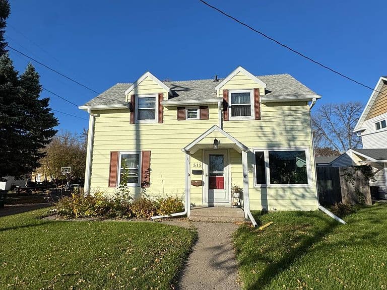 515 8th Ave NE photo 1