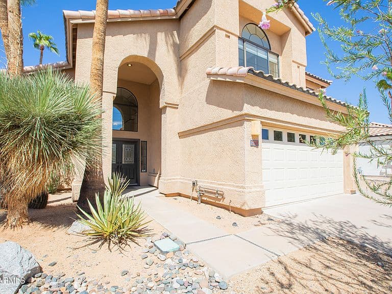 9048 E BLANCHE Drive photo 3