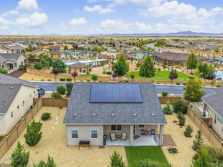 5276 N ELLIOT Avenue photo 3