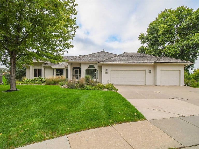 4805 S Caraway Cir photo 2