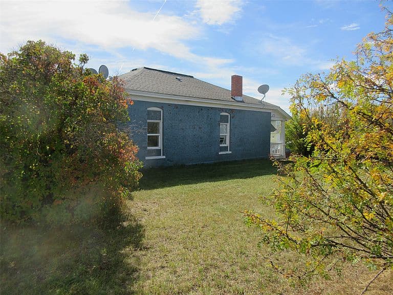 1108 Nevada Ave photo 3