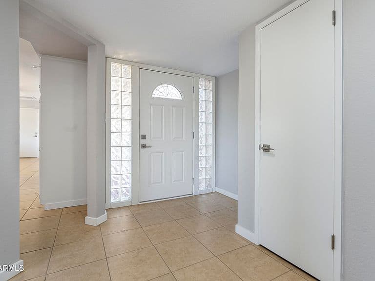2243 E KAREN Drive photo 4