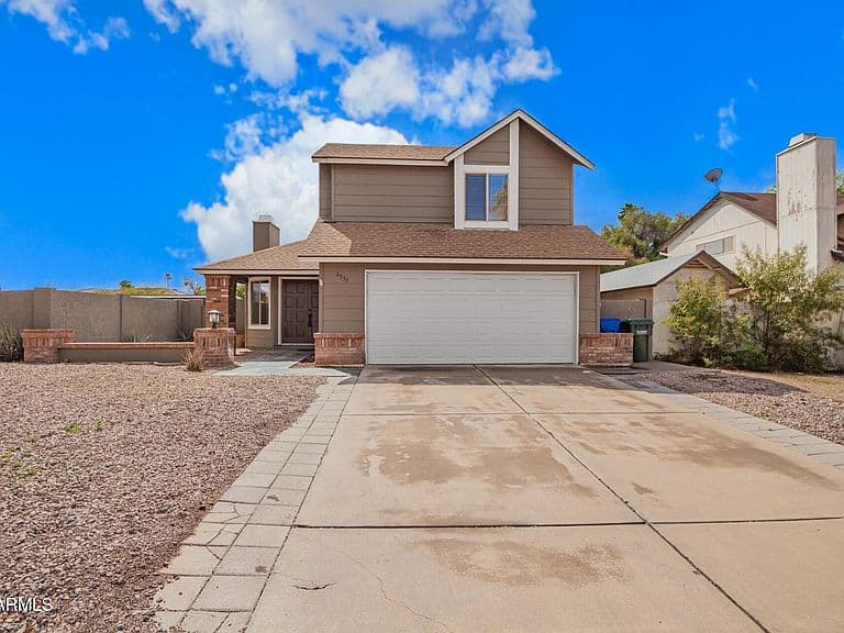 6533 E BEVERLY Lane photo 1